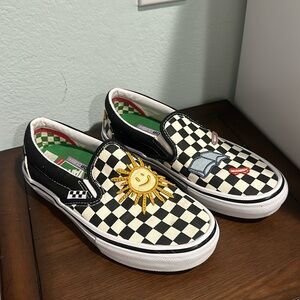 Men size 6 / women size 7 vans barely worn.